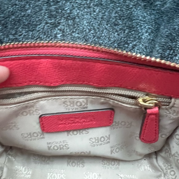 Michael Kors coral small purse could be used as a crossbody - Picture 6 of 7